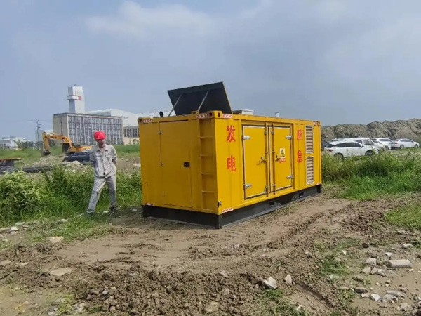 金门200KW柴油发电机机组每小时的油耗量受哪些因素影响？